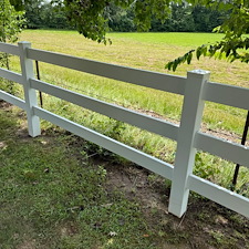 Vinyl-PVC-Fence-Cleaning-in-Oxford-MS 1